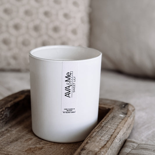 Sweet Lily Scented Candle Classic Collection